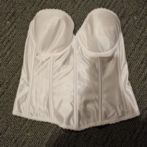 EMPIRE INTIMATES White Corset with hook and eye closure